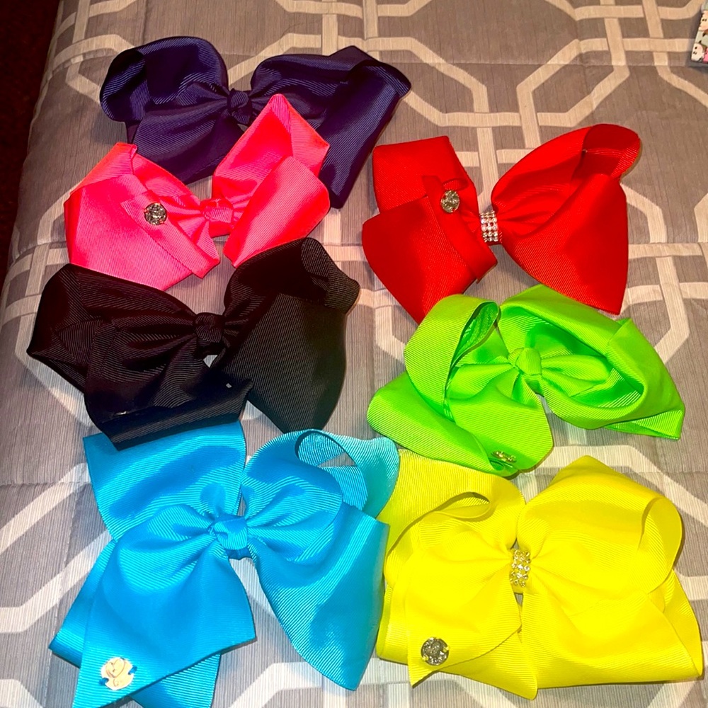 Jojo Siwa bows multiple colors